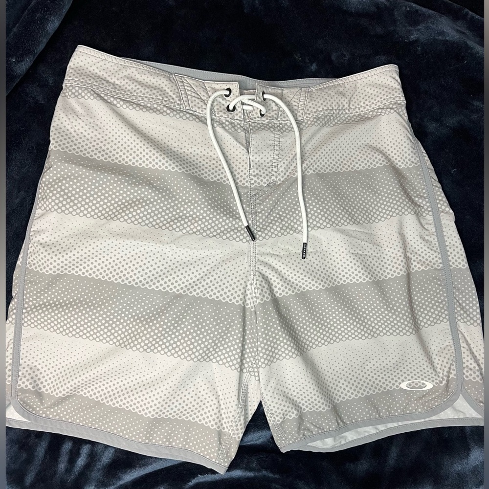Oakley 3 Pairs Men’s Swimming Trunks Oakley 33, Nautica large, blue shorts 32